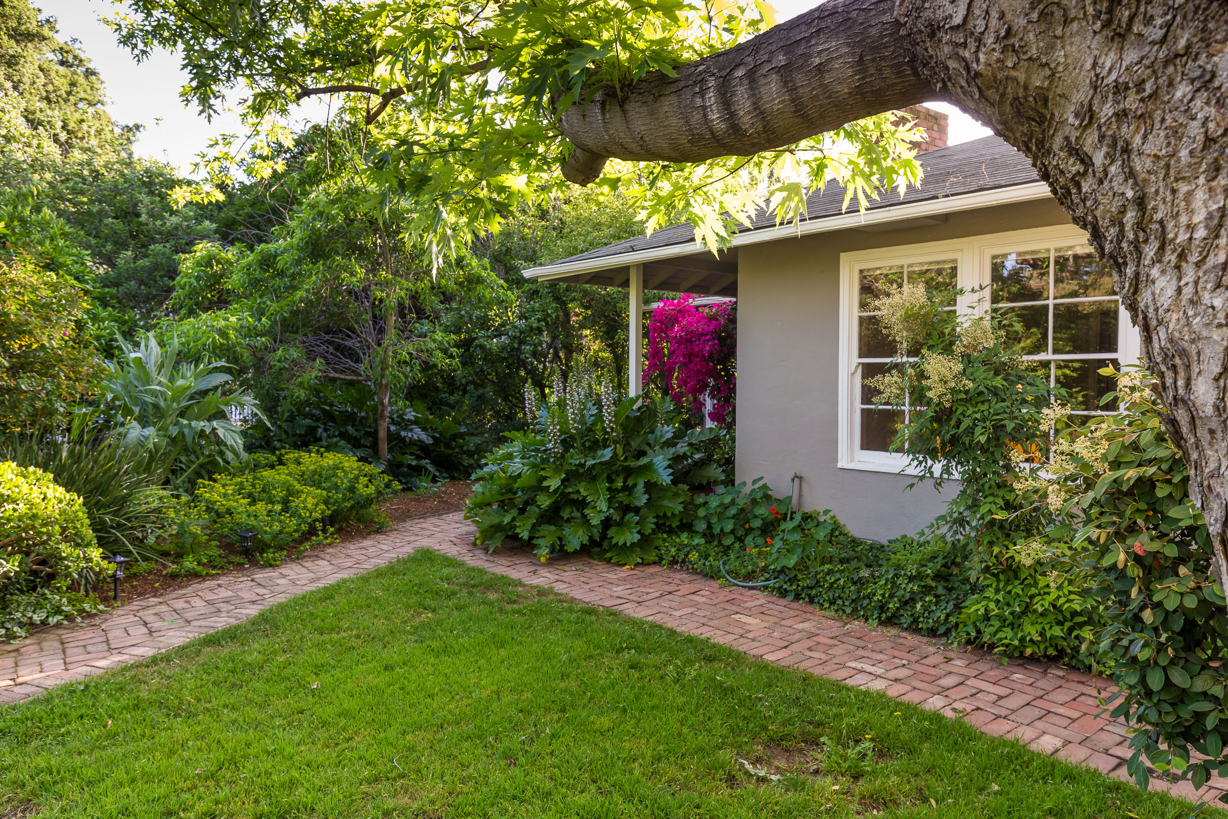 112 Blackburn Avenue